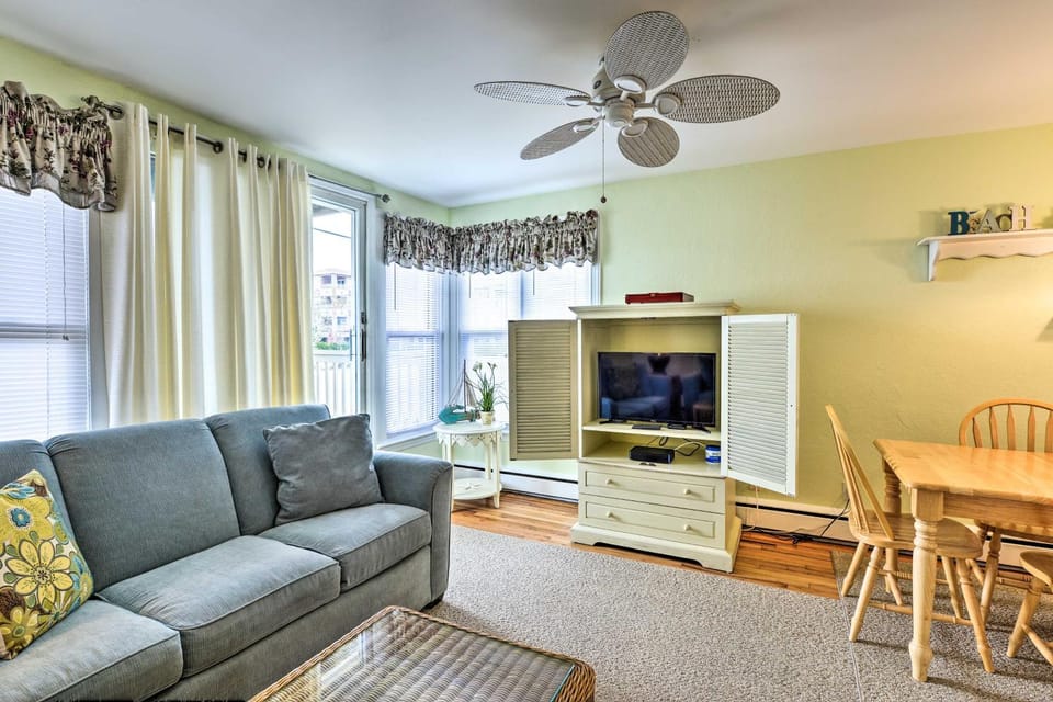 Wildwood Crest Condo: 2 Blocks to Beach! House in Wildwood