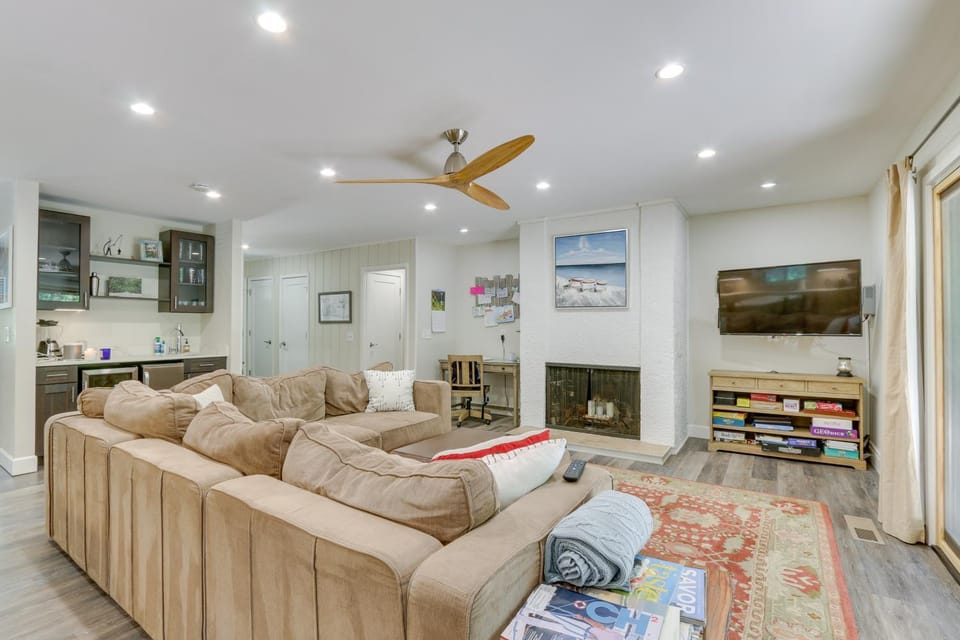 1 Mi to Harbour Town: Sea Pines Resort Home House in Hilton Head Island