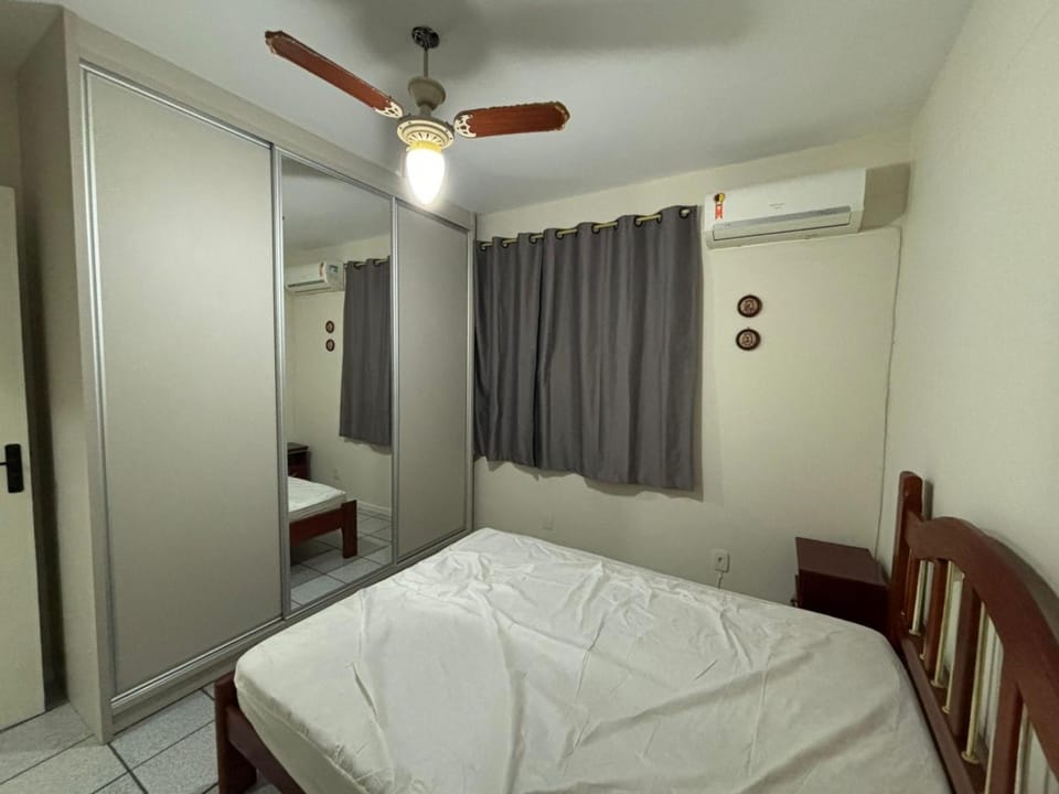 Apartamento na praia de Bombas Edifício Umuarama nº 63, bloco B Apartment in Bombinhas