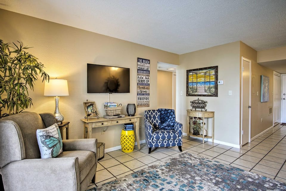 Gulf Shores Getaway w/ Pool, Spa & Beach Access! House in West Beach