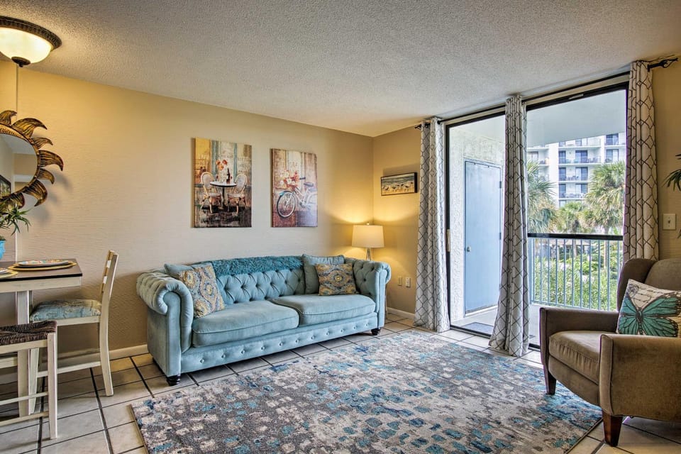 Gulf Shores Getaway w/ Pool, Spa & Beach Access! House in West Beach