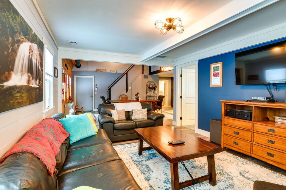 Secluded Home w/ Fire Pit, 8 Mi to Cannon Mountain House in Bethlehem