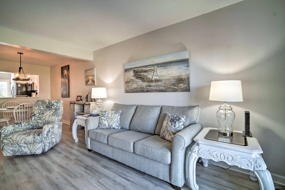 Steps to Pool & Beach: St. Helena Island Escape! House in South Carolina