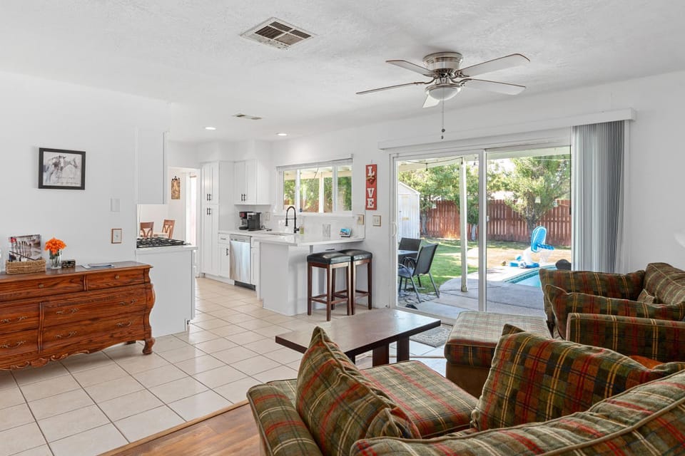 Indio Home w/ Pool: 2 Mi to Coachella! House in La Quinta
