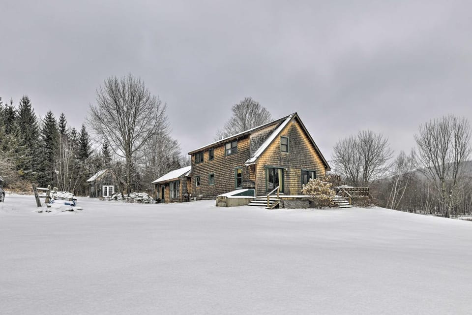 Upscale Montgomery Cabin, Near Jay Peak Resort! Cabin in Vermont