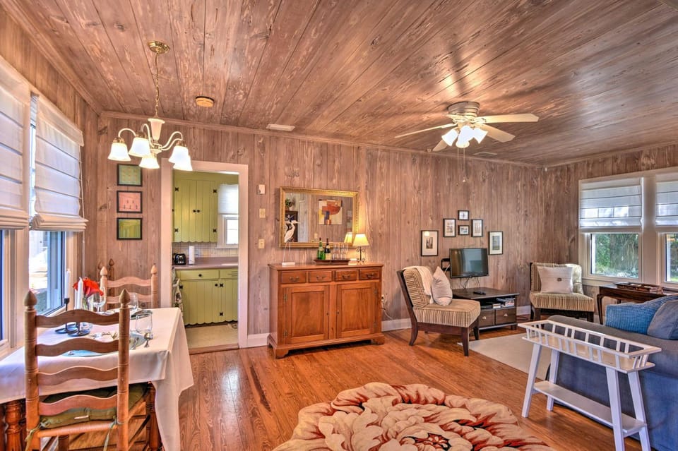 Cottage w/ Private Pool - Walk to Lake Wales! House in Lake Wales