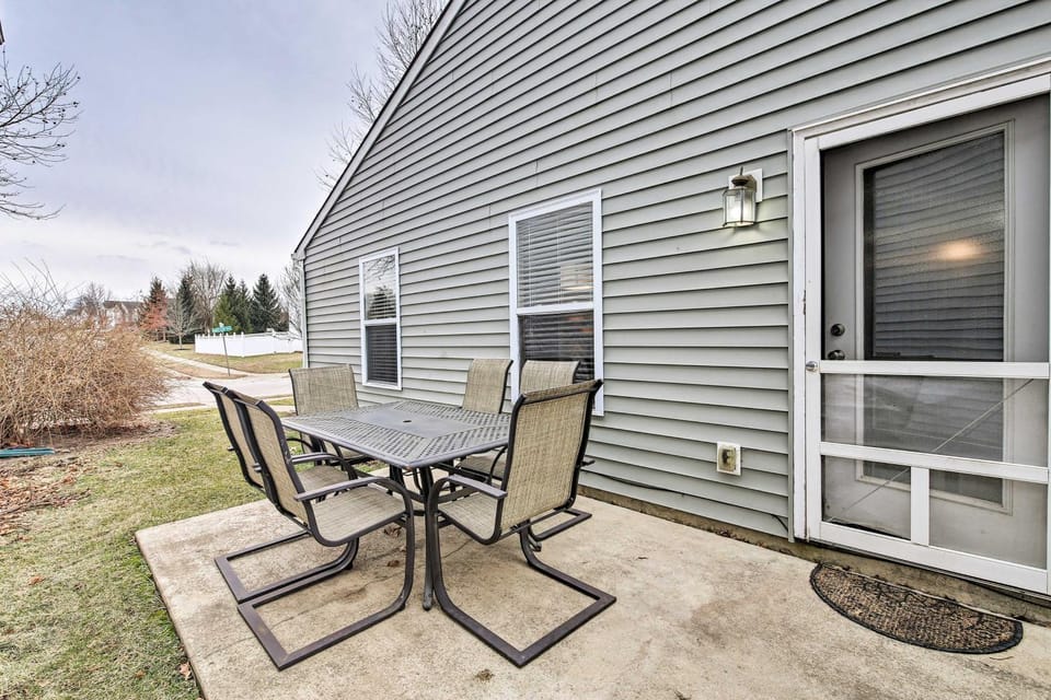 Patio Dining, 7 Mi to Purdue Family Escape! House in Lafayette