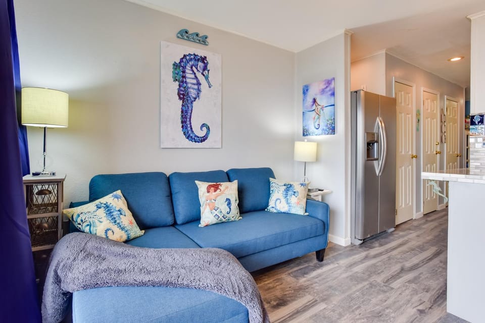 Waterfront Corpus Christi Escape w/ Pool Access! House in Nueces County