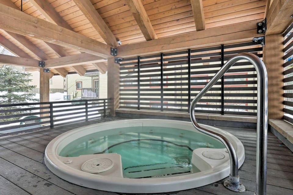 Pool & Hot Tub Access: Central Steamboat Condo House in Steamboat Springs