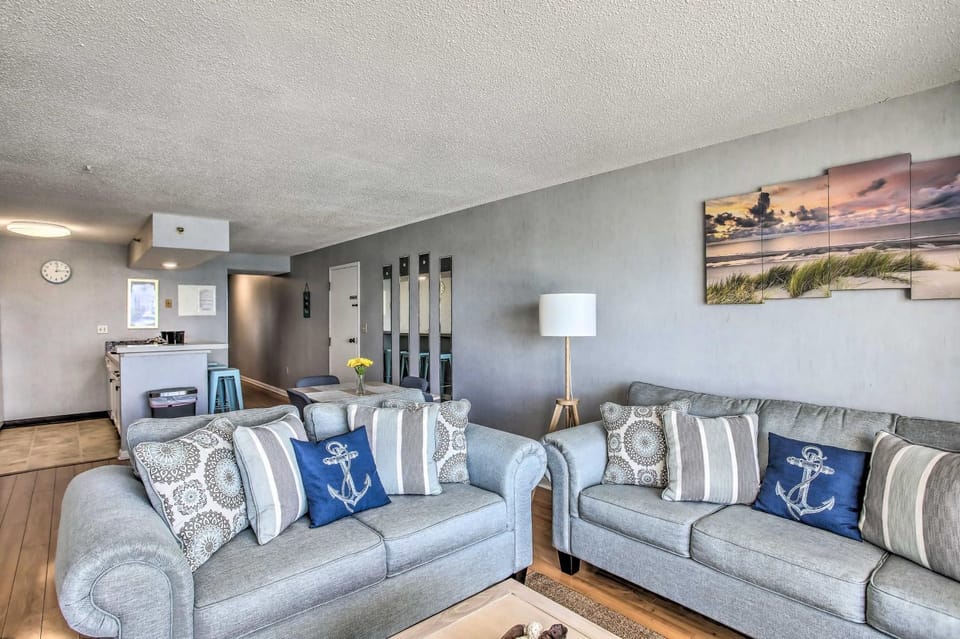 Oceanfront Condo w/ Pool in North Myrtle Beach House in North Myrtle Beach