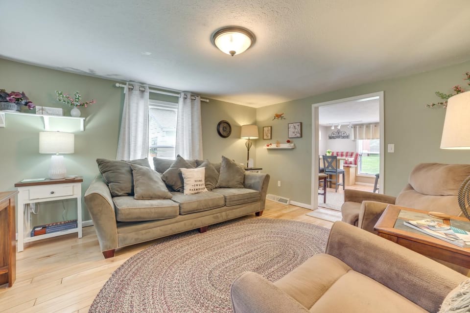 Visit Fife Lake & Traverse Bay! Farmhouse Hideaway House in Michigan