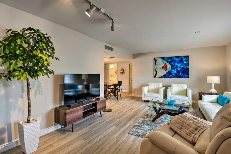 3 Mi to ASU: Tempe Getaway w/ Heated Pool House in Tempe