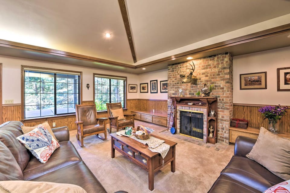 Camano Island Family House with Hot Tub and Deck! House in Camano Island