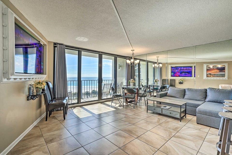 Chic PCB Condo w/ Pool Access + Beachfront Balcony House in Edgewater Gulf Beach