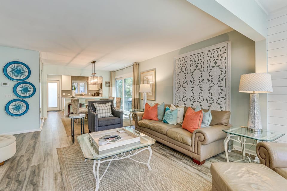 Modern Hilton Head Retreat: Walk to Beach & Golf! House in Hilton Head Island