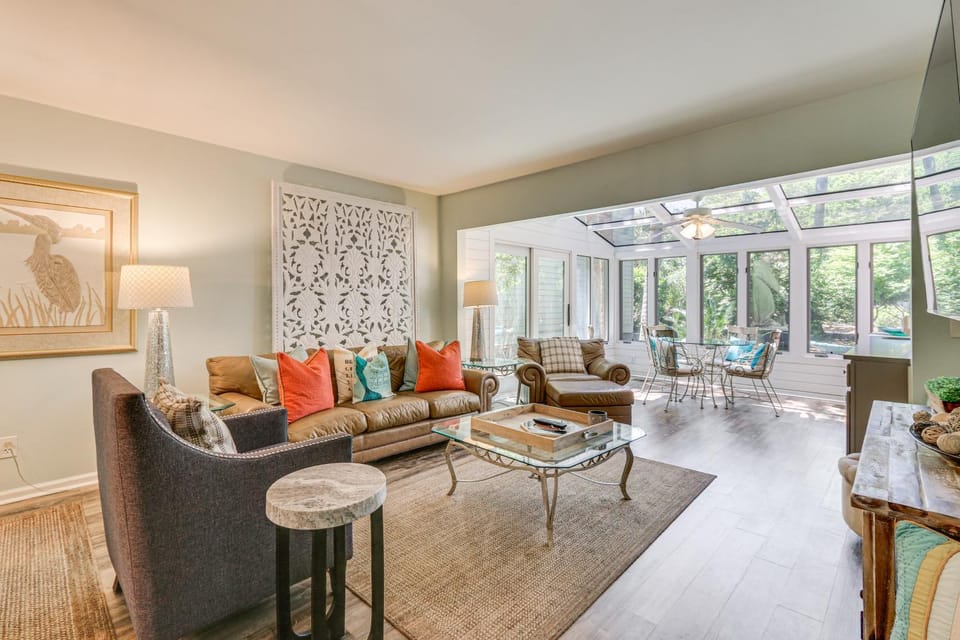 Modern Hilton Head Retreat: Walk to Beach & Golf! House in Hilton Head Island