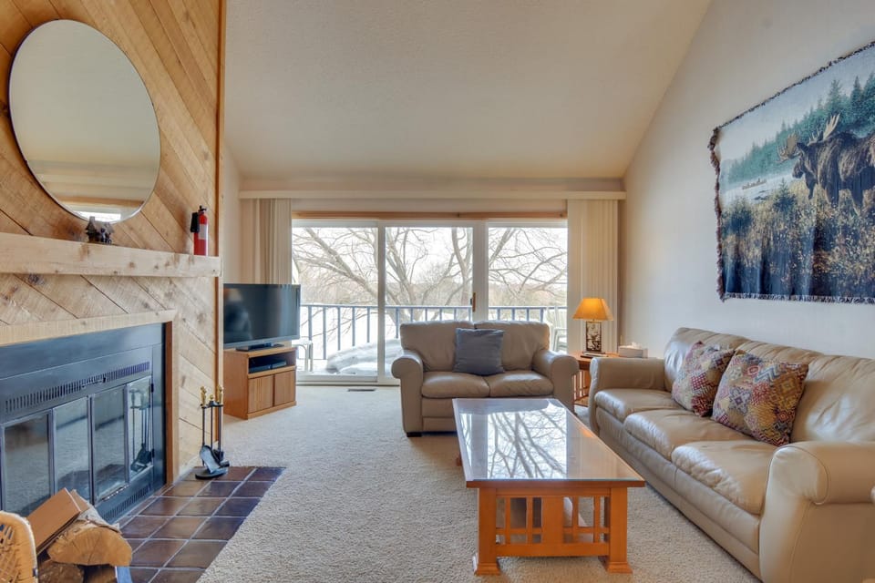 Bellaire Townhome on Summit Mtn w/ 2 Balconies! House in Michigan