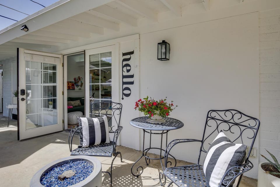 5 Blocks to El Paseo: Palm Desert Casita w/ Pool Apartment in Indian Wells