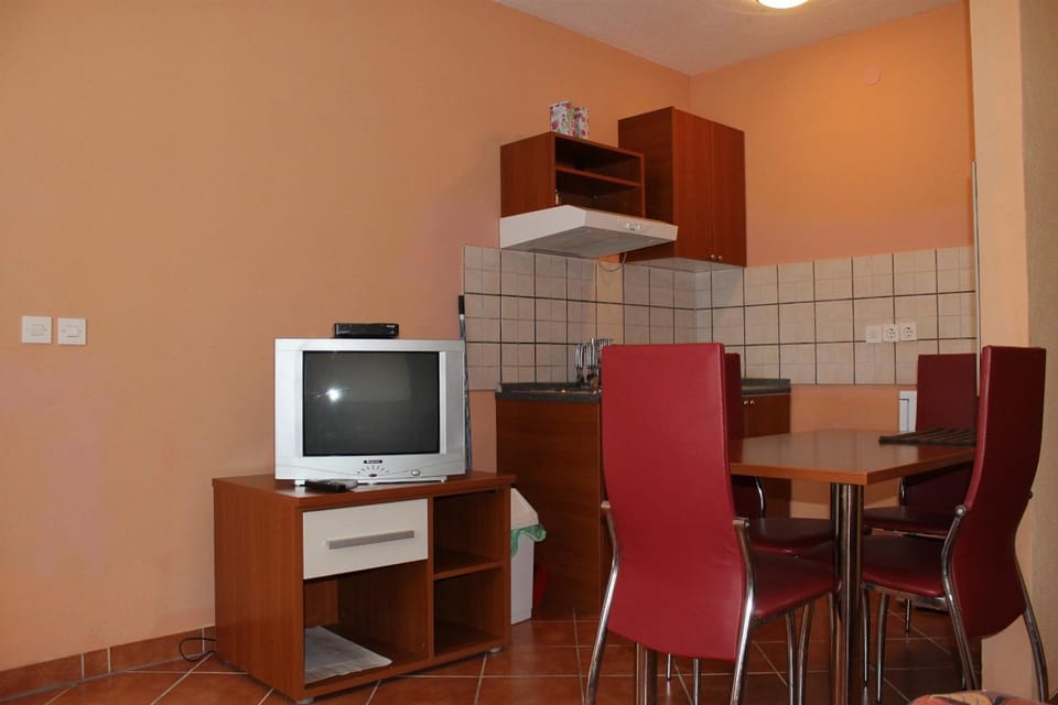 TV and multimedia, Dining area