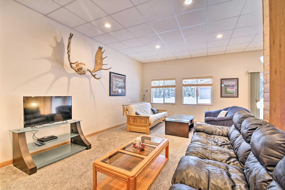 Peaceful Mountain-View Home - Walk to Kenai Lake! House in Cooper Landing