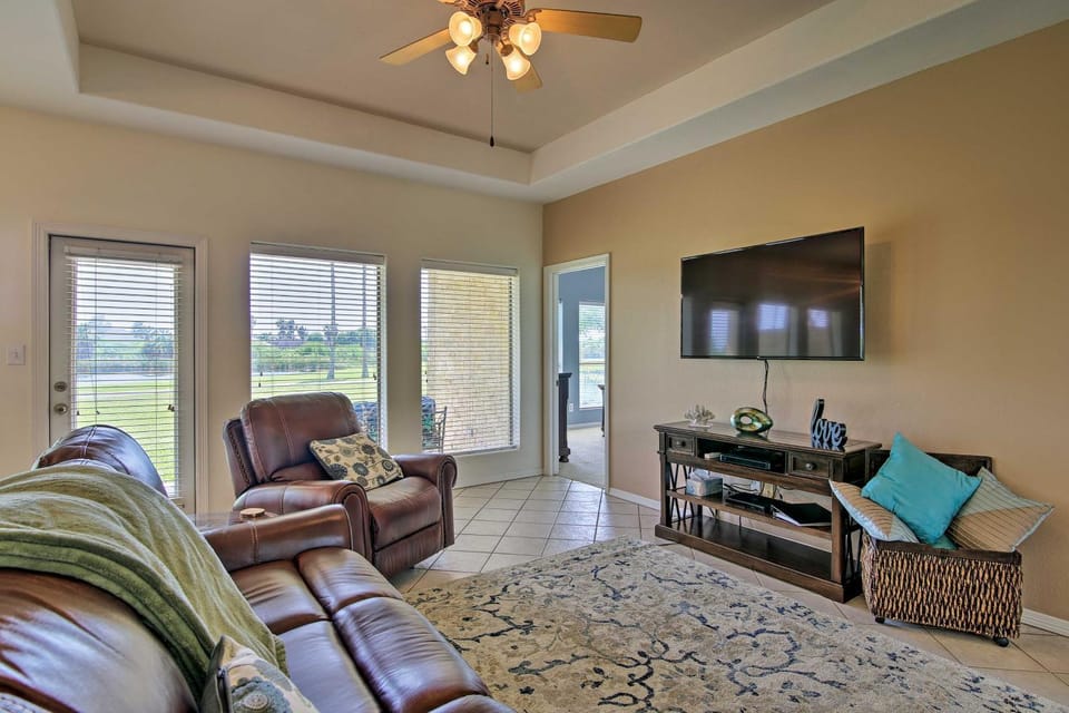 Condo on Golf Course - 10 Mi to South Padre Island House in Laguna Vista