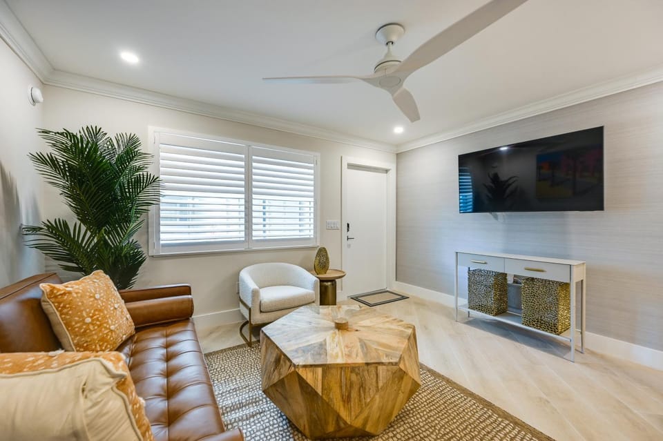 Naples Studio: 1 Block to Beach & Restaurants! House in Naples