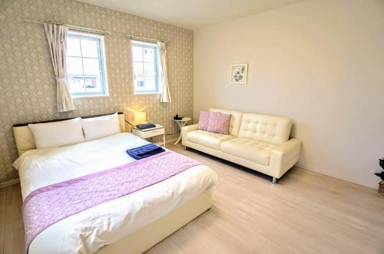 French House Apartment in Okinawa Prefecture