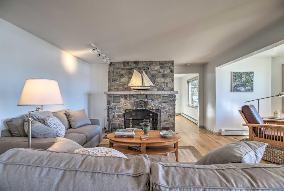 Family Lakehouse w/ Deck + Beach on Lake Champlain House in Lake Champlain