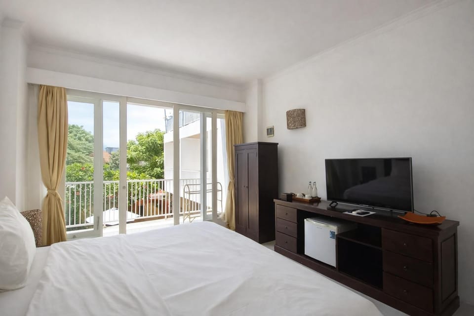 Bed, View (from property/room), Photo of the whole room, Bedroom