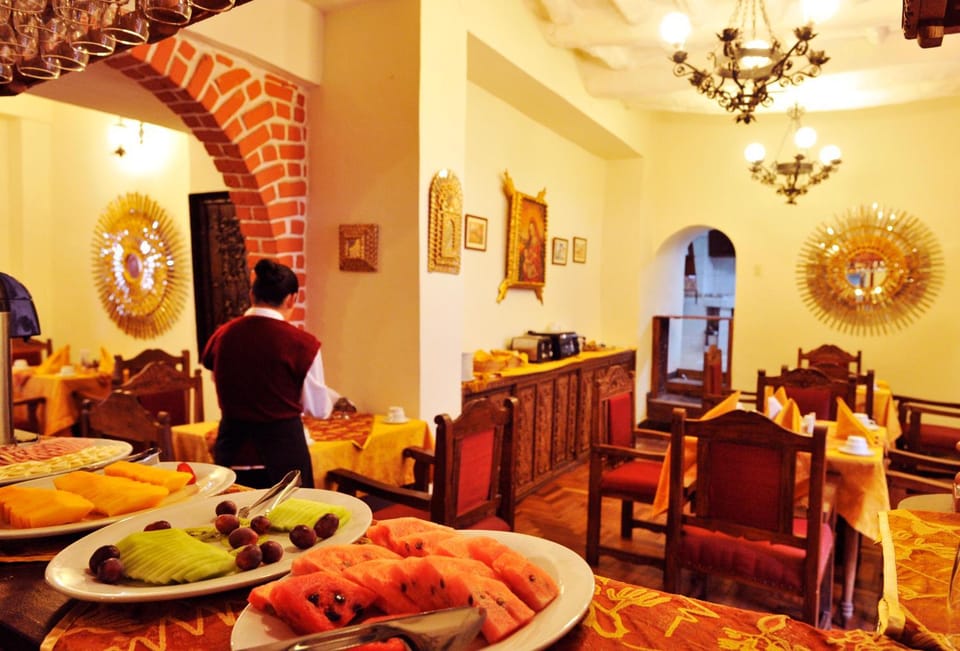 Restaurant/places to eat, Dining area