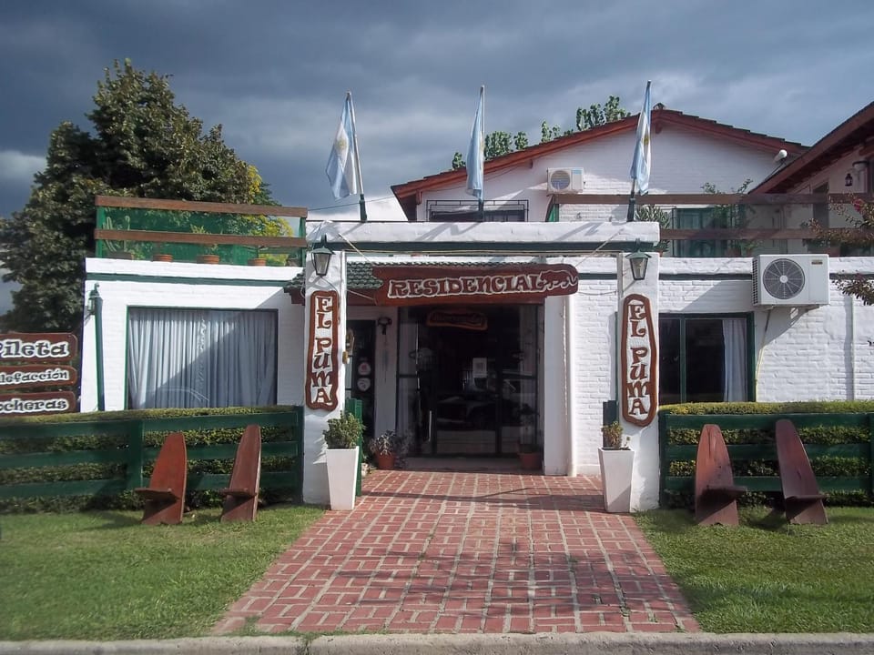 Facade/entrance