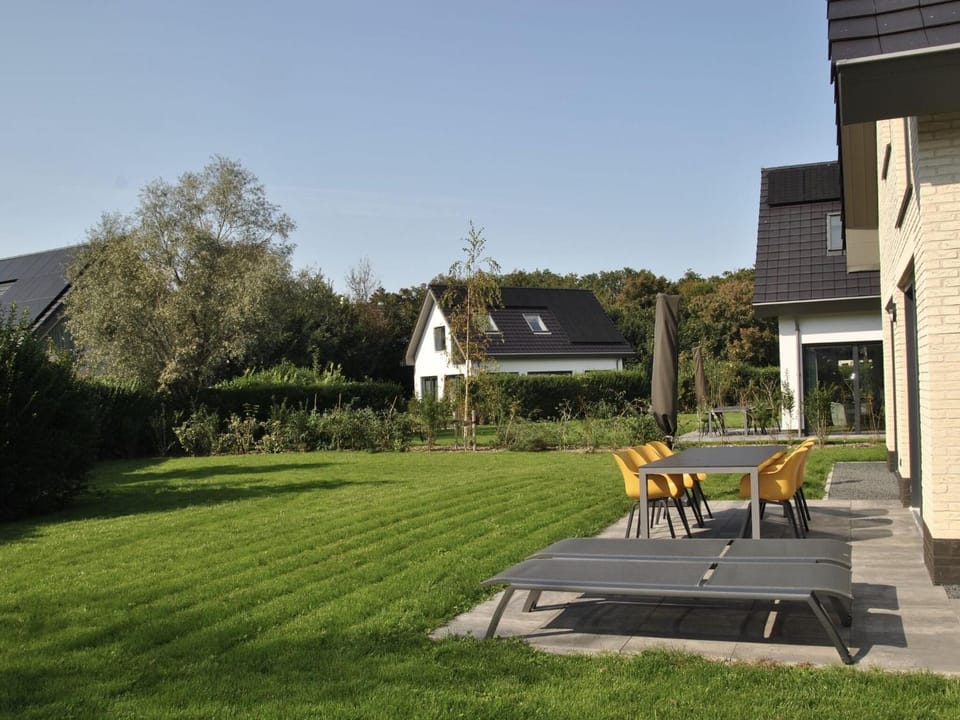 Property building, Garden