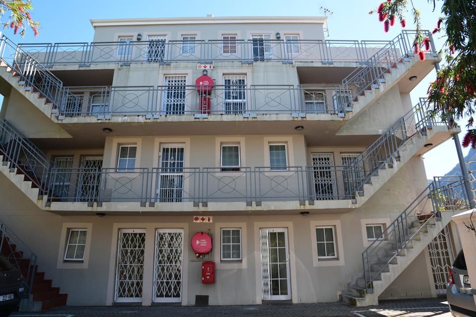 Facade/entrance, Bird's eye view