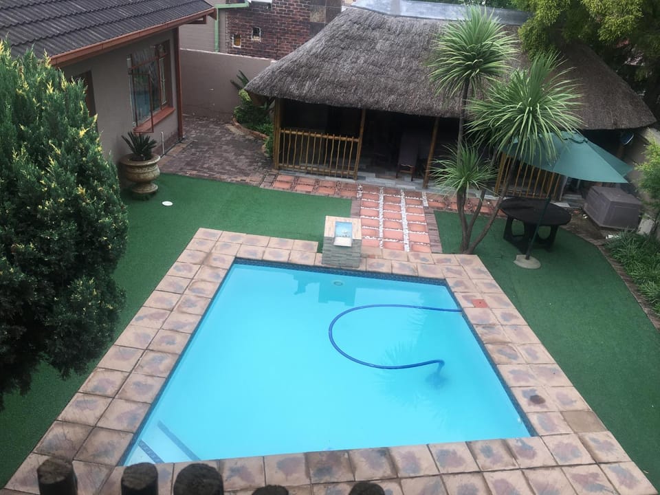 Lauren Palace Guest House Bed and Breakfast in Gauteng