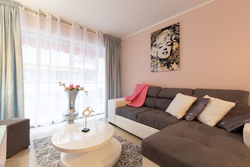 Lounge or bar
