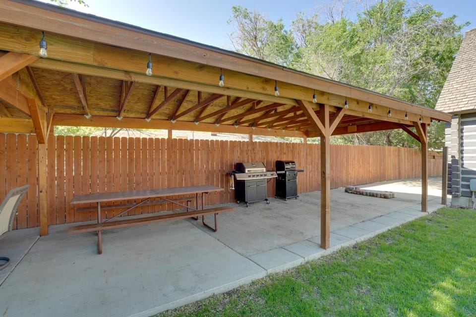 'Sacajawea Suite 1' w/ Deck in Heart of Medora! House in North Dakota