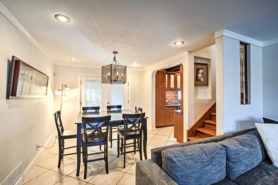 El Paso Home with Yard - Walk to UTEP and Cinci St House in Ciudad Juarez