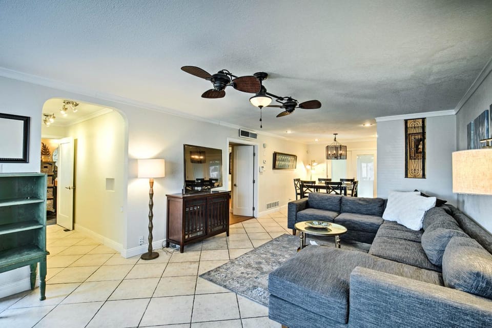 El Paso Home with Yard - Walk to UTEP and Cinci St House in Ciudad Juarez