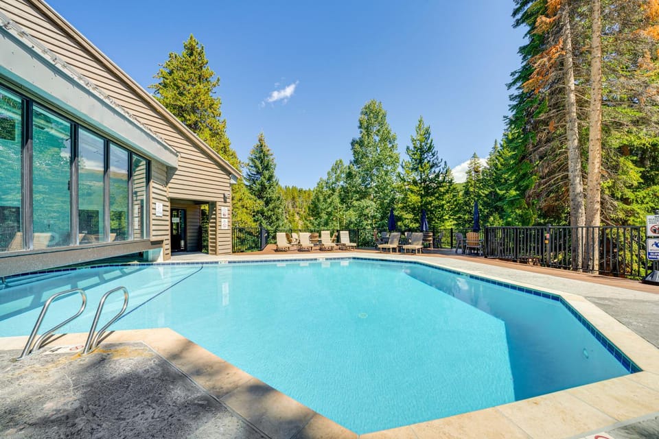 Ski-In/Ski-Out Winter Park Condo w/ Pool Access! House in Winter Park