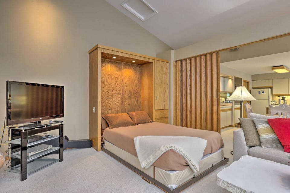 Ski-In/Ski-Out Winter Park Condo w/ Pool Access! House in Winter Park
