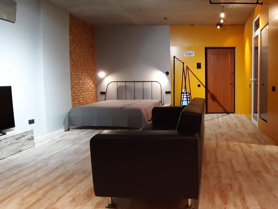 Communal lounge/ TV room, Photo of the whole room, Seating area