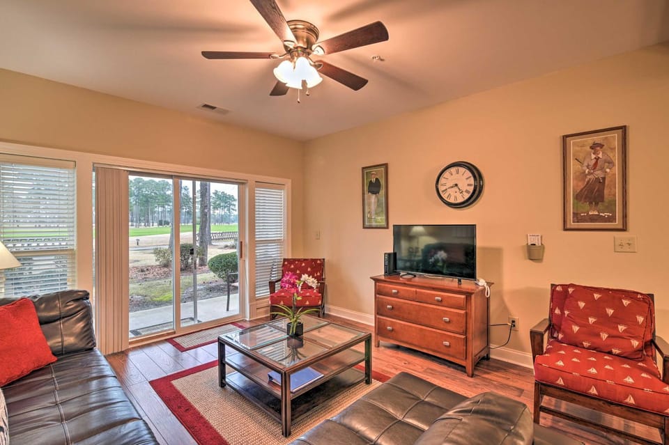 6 Mi to Boardwalk Condo with Pool in Myrtle Beach Apartment in Carolina Forest