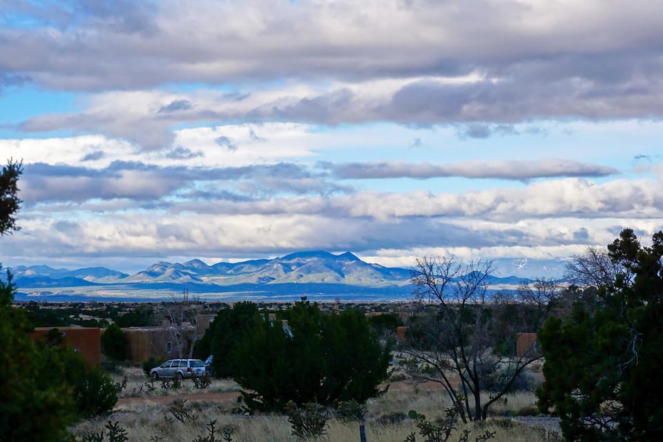 Santa Fe Desert Adobe Retreat - Mountain Views House in New Mexico