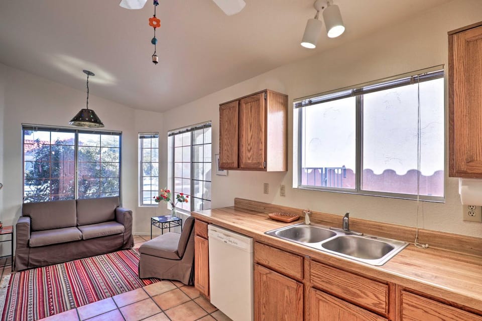 Tucson Area House w/ Pool Access & Mountain Views! House in Catalina Foothills