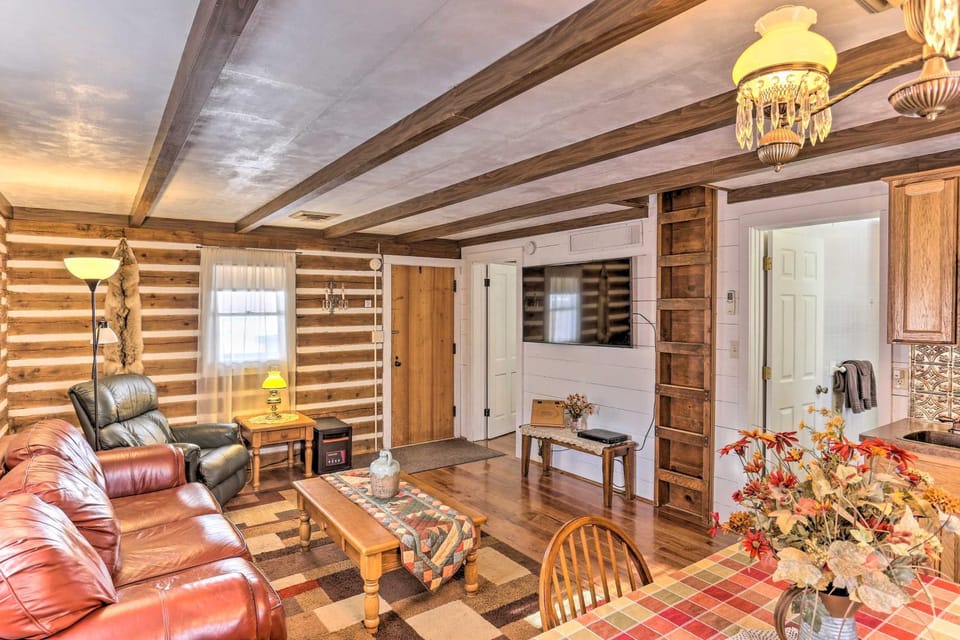 'Maltese Ranch Cabin' Near Medora Attractions! Cabin in North Dakota