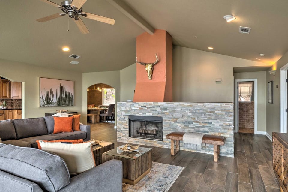 Deck and Lake Travis Views Hill Country Hideaway! House in Jonestown