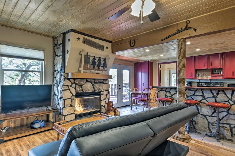 Ruidoso Condo w/ 2 Private Decks & Hot Tub! House in Ruidoso