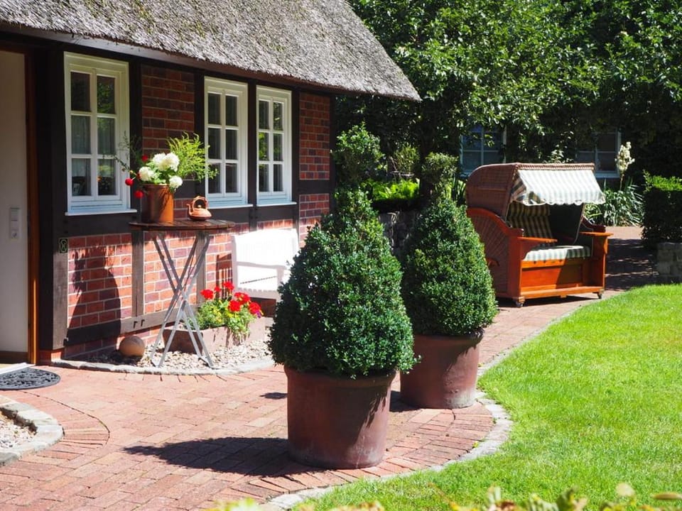 Property building, Garden
