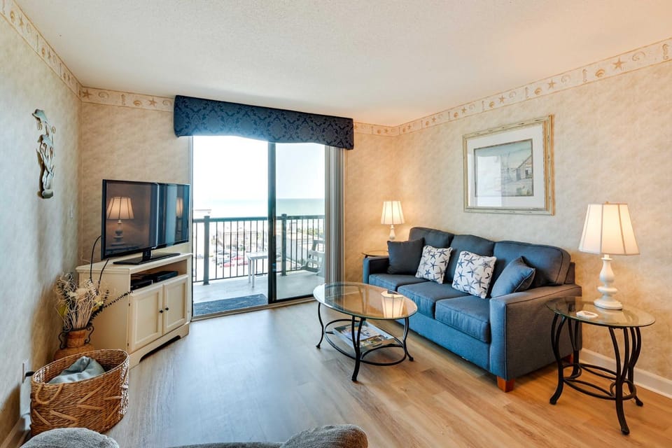 Walk to Family Kingdom: Retreat w/ Pool House in Myrtle Beach
