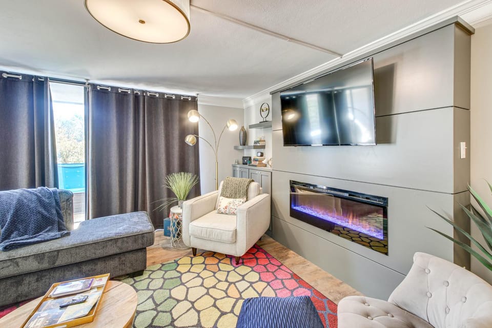 Mid-Century Modern Condo on Lake Hamilton! House in Rockwell
